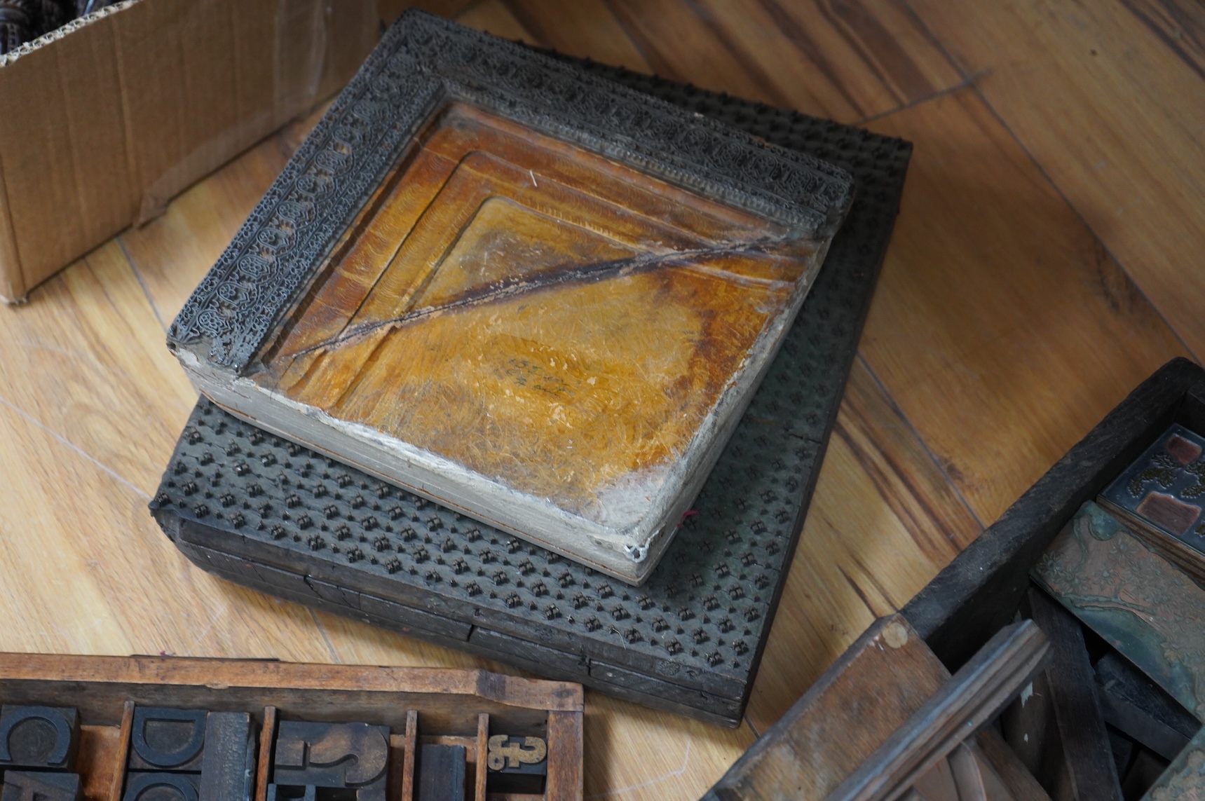 A printer's tray and various type-sets